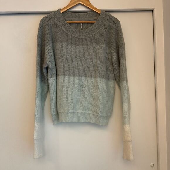 Free People Autumn Sky Pullover Sweater Cloud Combo Large Gray Light Blue Casual - Picture 2 of 6